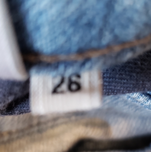 Guess The Msdel Jean Distressed Holy Boho Skinny Leg Roll Up Cuffs Woman Size 26 - Picture 15 of 16